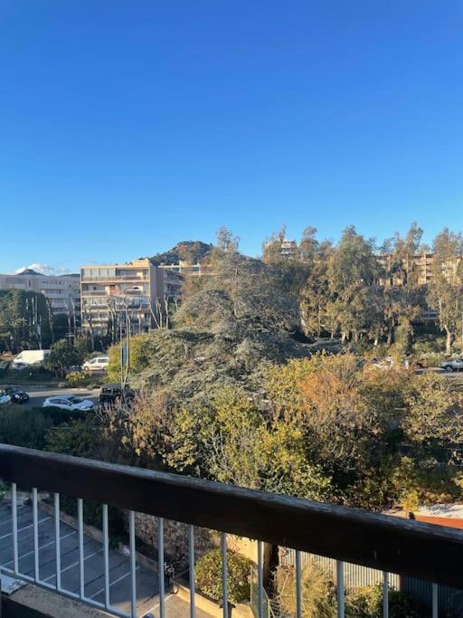 Le Cocon Hyerois Apartment Hyeres Exterior photo
